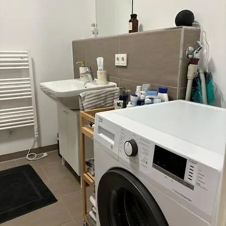 Zentrale Penthouse-wohnung Mit Dachterasse Und Flussblick Magonza